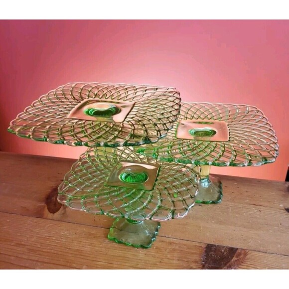 3 LE Smith & Rose Trellis Green Glass Square Pedestal Cake Stands Handmade USA - Picture 1 of 16